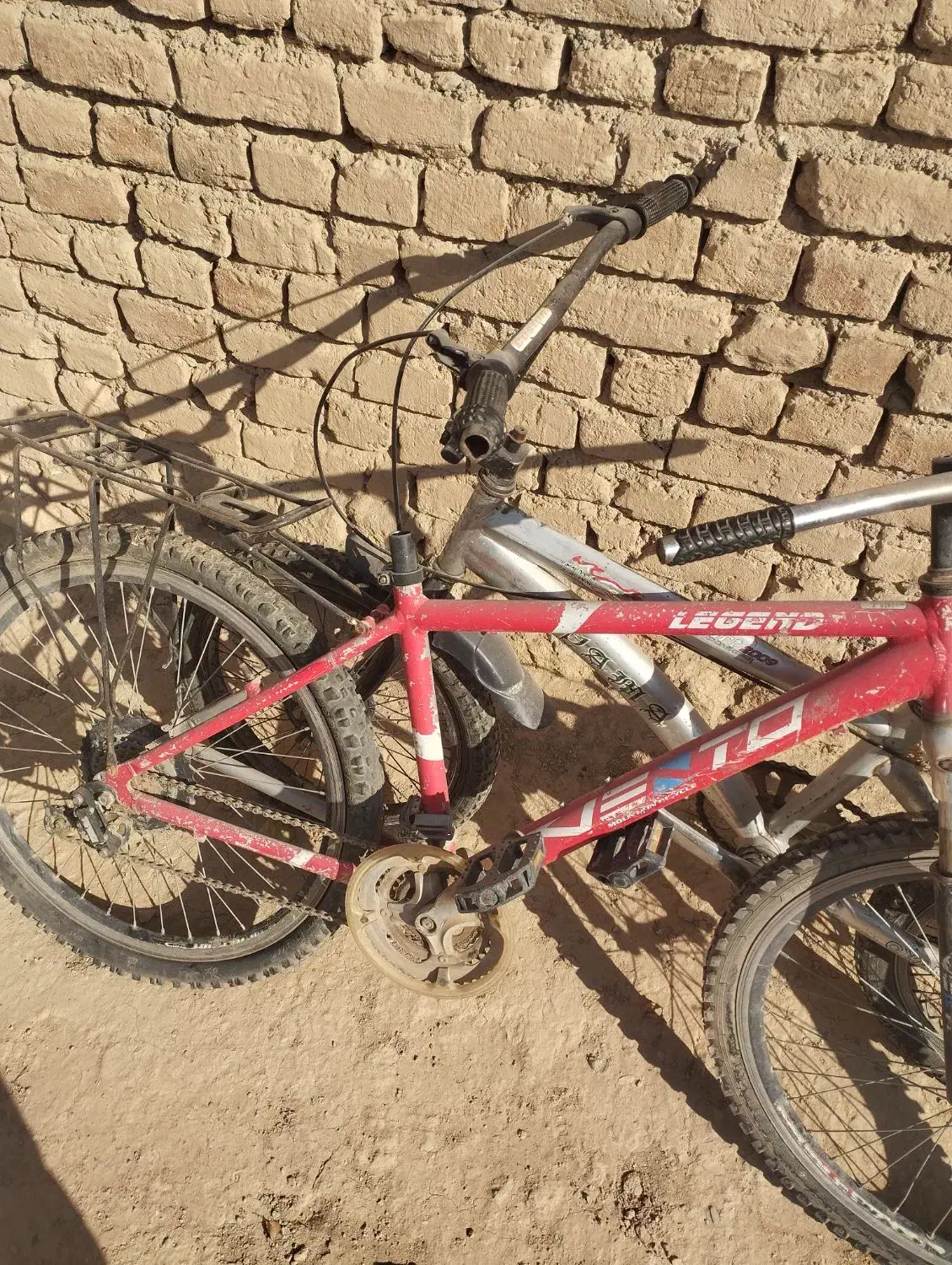 یک جفت دوچرخه|دوچرخه، اسکیت، اسکوتر|کبودرآهنگ, |دیوار