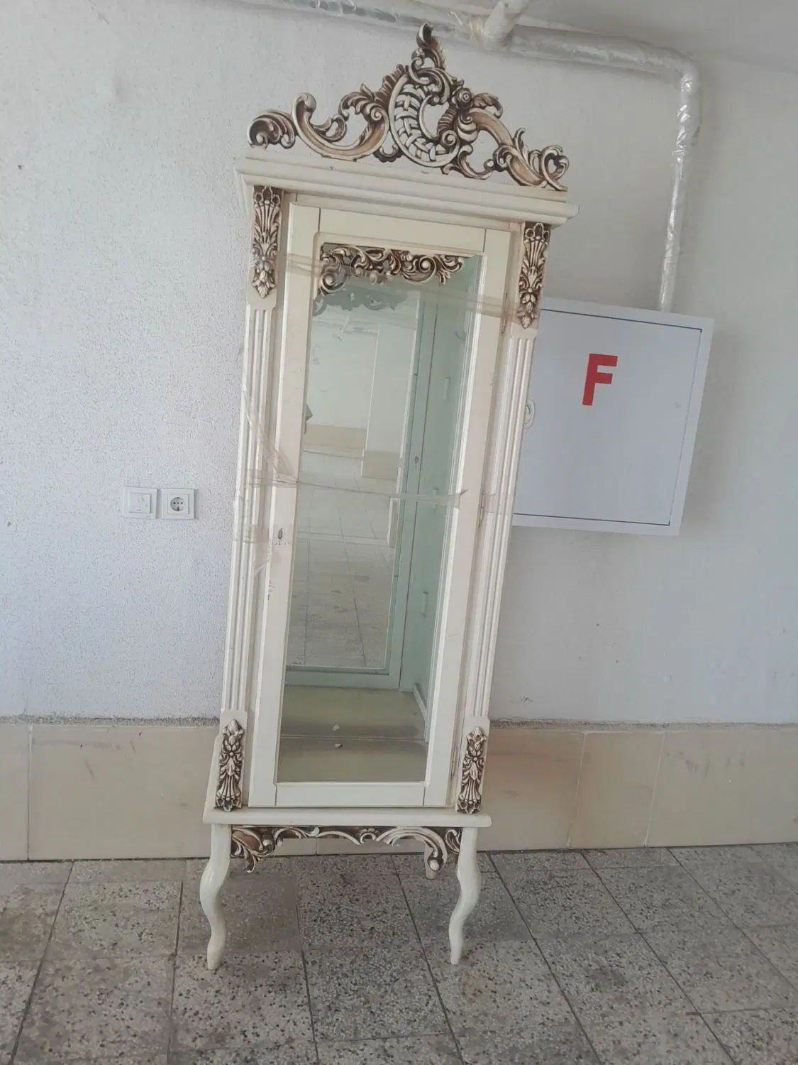 گنجه|بوفه، ویترین، کنسول|مشهد, سیس‌آباد|دیوار