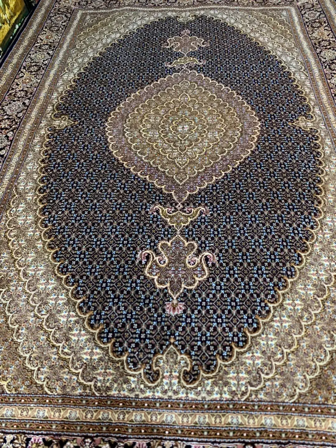 (فرش حق زاده)جفت۶متری۴۰رج مرینوس حاشیه سرمه ای|فرش|تبریز, |دیوار