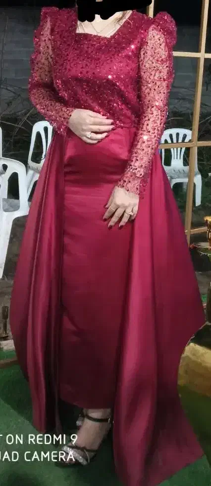 لباس مجلسی|لباس|لیسار, |دیوار