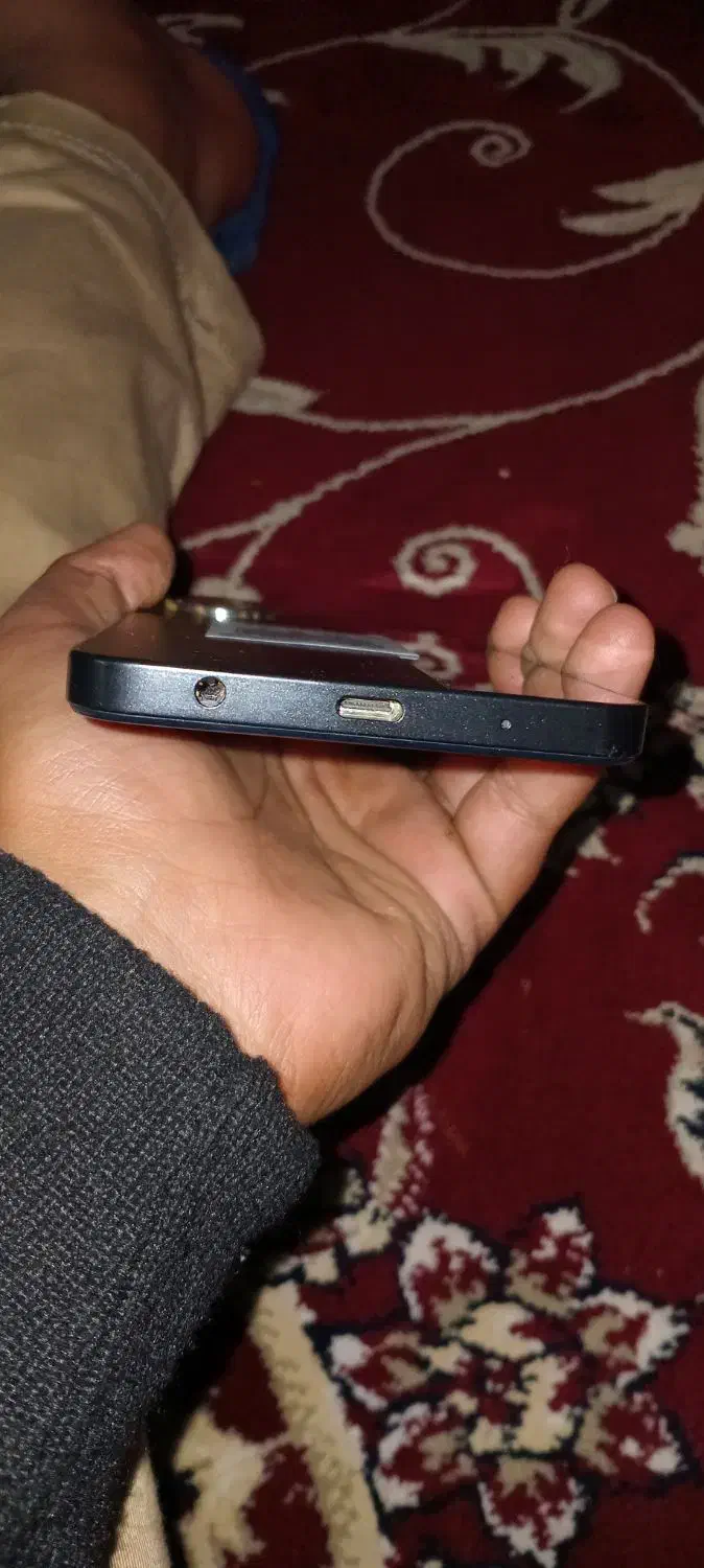 گوشی|موبایل|قلقل رود, |دیوار