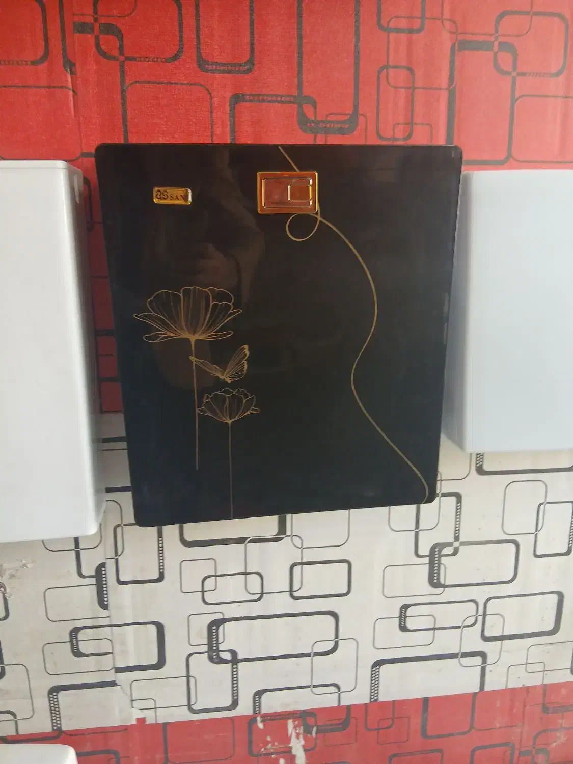 فلاش تانک مشکی|لوازم سرویس بهداشتی|شاهین‌شهر, خانه کارگر|دیوار