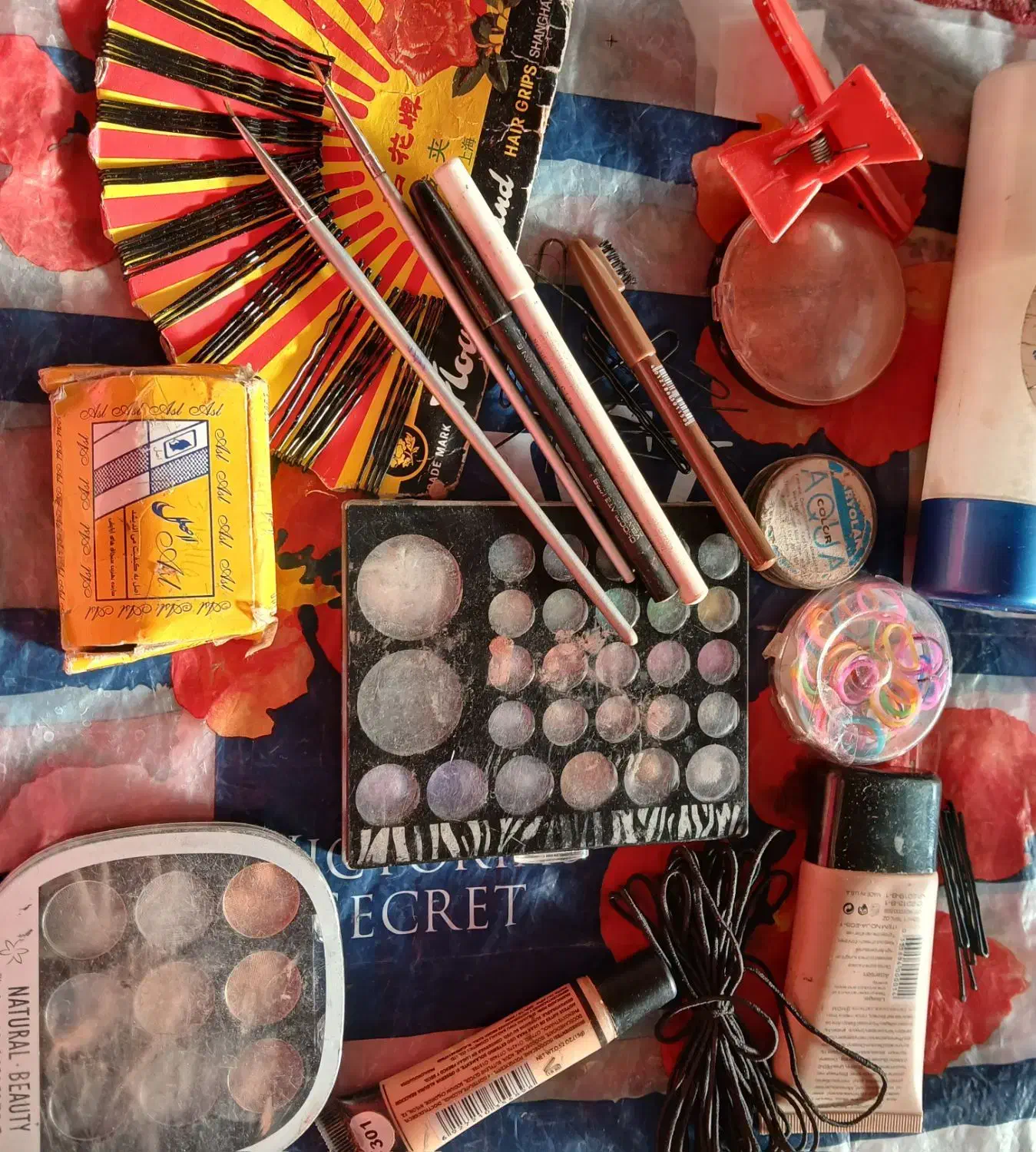 لوازم آرایشی برای هنر اموزان خانم|آرایشی، بهداشتی، درمانی|سلماس, |دیوار