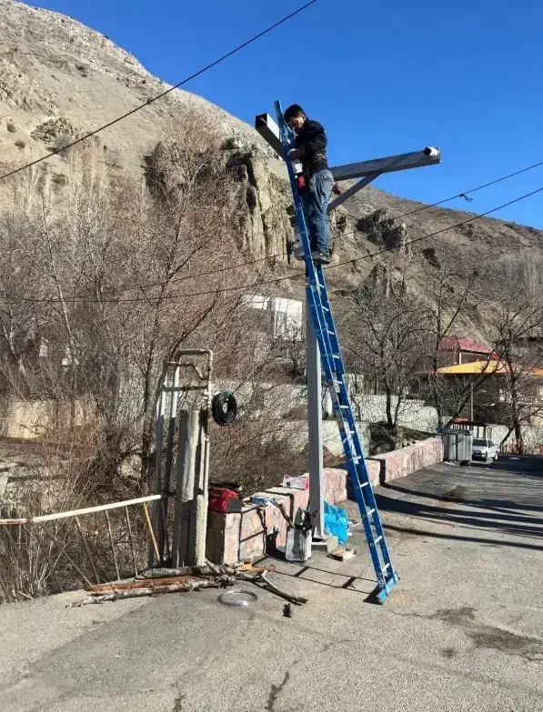 نصب سریع دوربین مداربسته با بهترین قیمت|دوربین مداربسته|سنندج, |دیوار