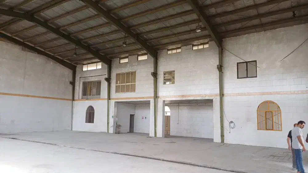 کارگاه بهداشتی ۱۸۰ مترو۴۰متر بالکن با آب وبرق گاز|اجارهٔ دفتر صنعتی، کشاورزی، تجاری|برخوار, |دیوار