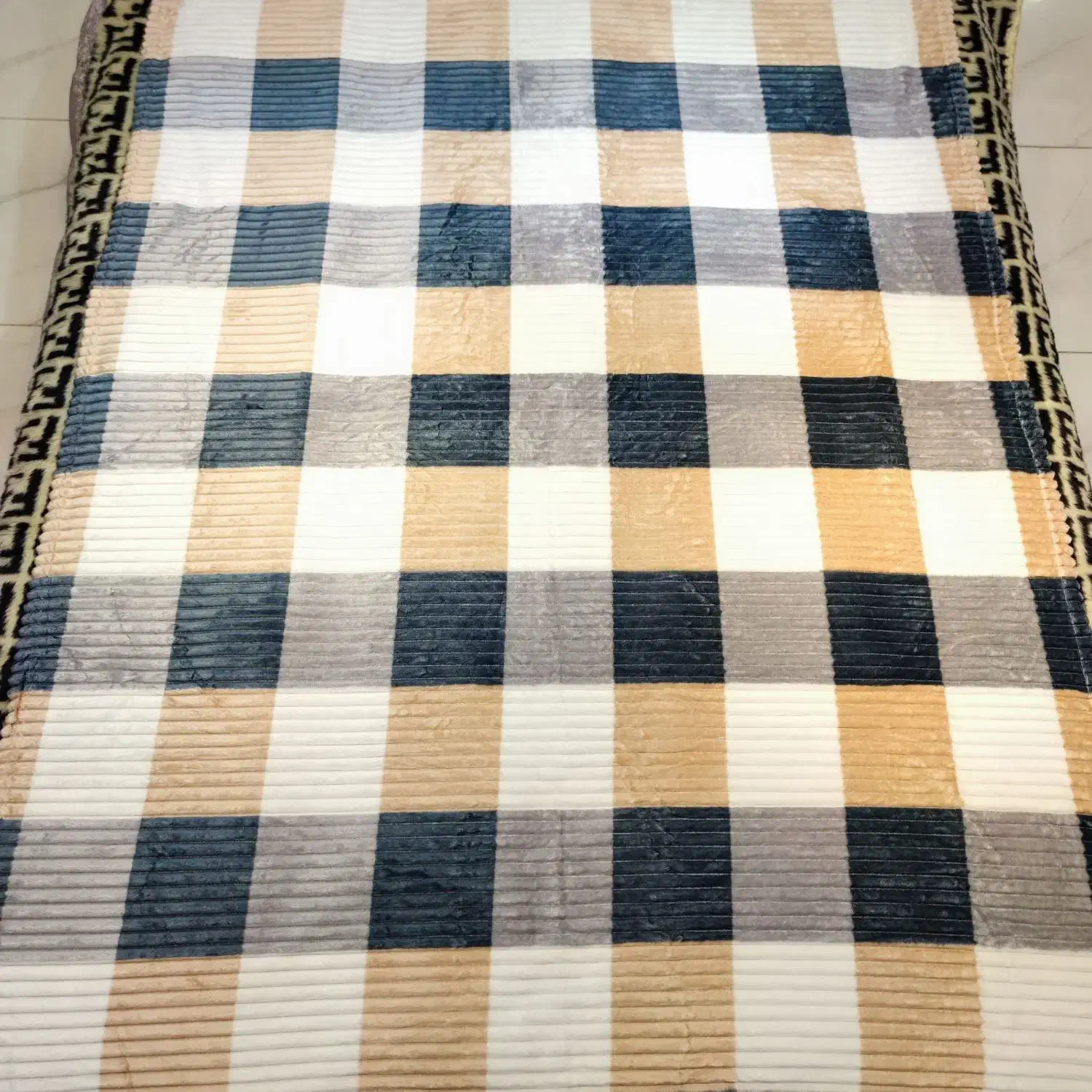 پتو مسافرتی کرکره ای وارداتی گرم بالا|رختخواب، بالش، پتو|اصفهان, سرچشمه|دیوار