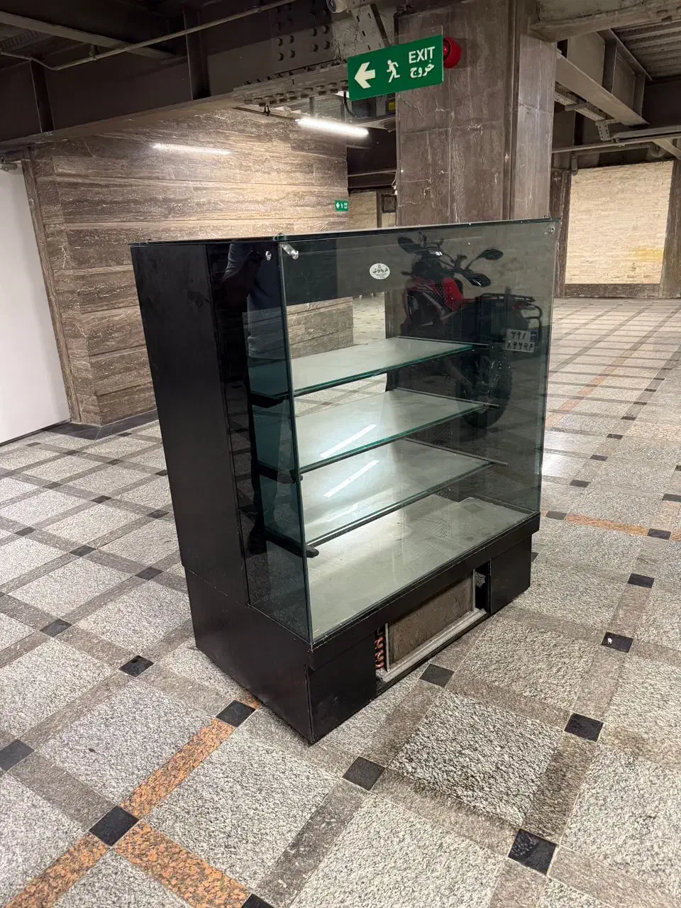 یخچال کیک فریدونی|کافیشاپ و رستوران|تهران, اقدسیه|دیوار