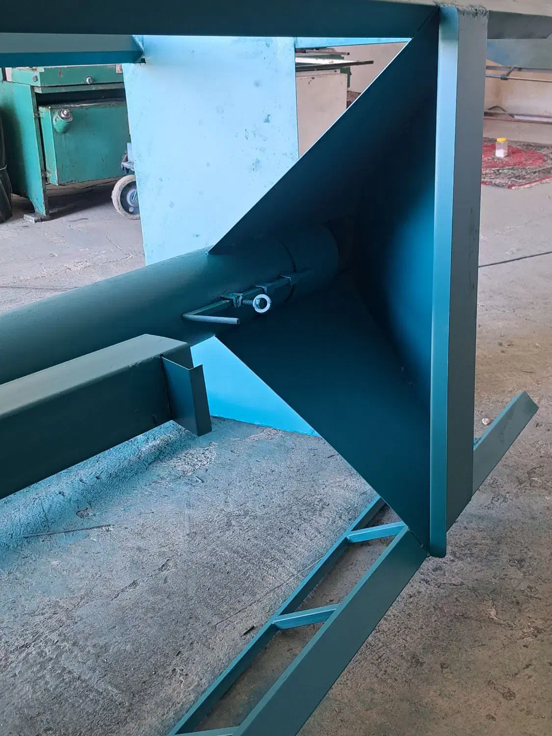 میکسر۲تن درحدصفر گاوداری دامداری مرغداری|ماشین‌آلات صنعتی|لوشان, |دیوار