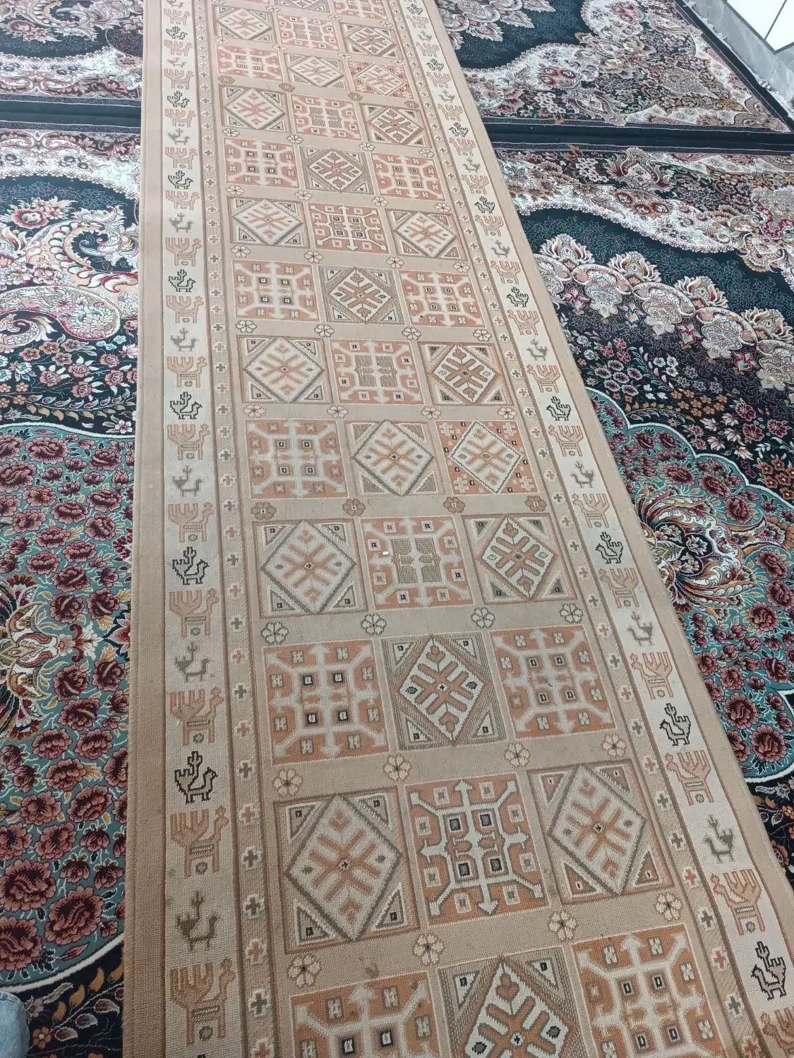 کنار فرشی سالم|گلیم، جاجیم، گبه|کازرون, |دیوار