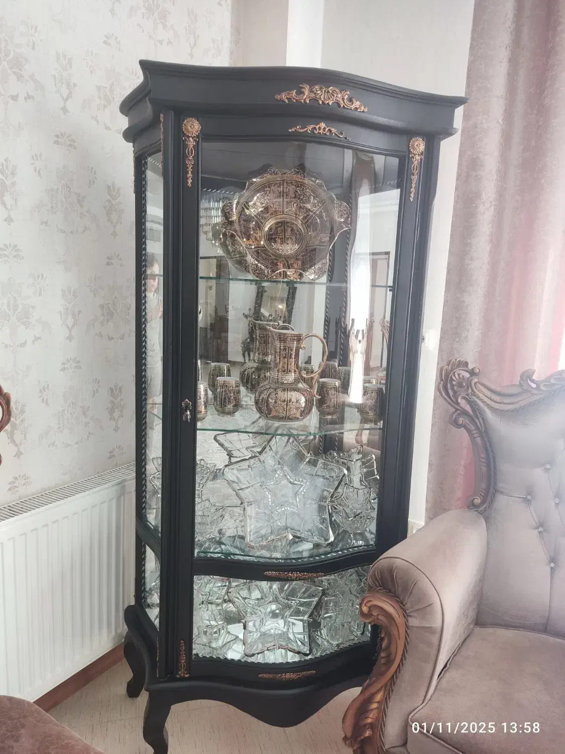 ویترین چوبی|بوفه، ویترین، کنسول|برخوار, |دیوار