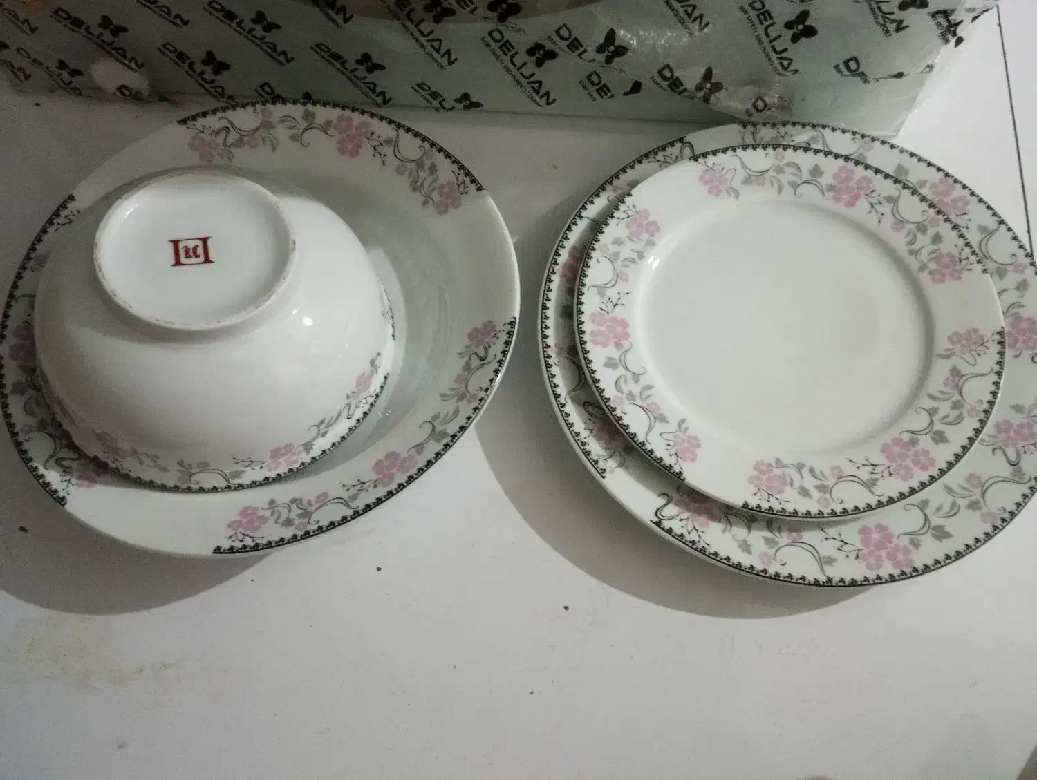 سرویس چینی 6نفره|ظروف سرو و پذیرایی|مشهد, رباط طرق|دیوار