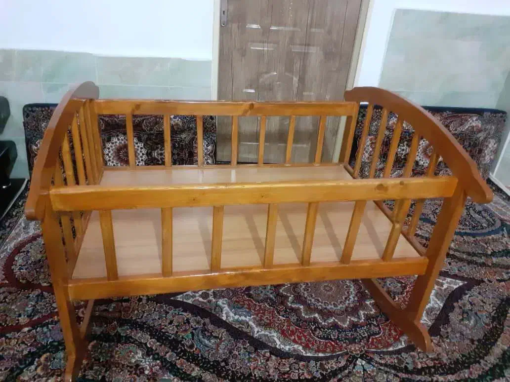 گهواره چوبی سبک و محکم|تخت و صندلی بچه|شهریار, شهرک امیریه|دیوار