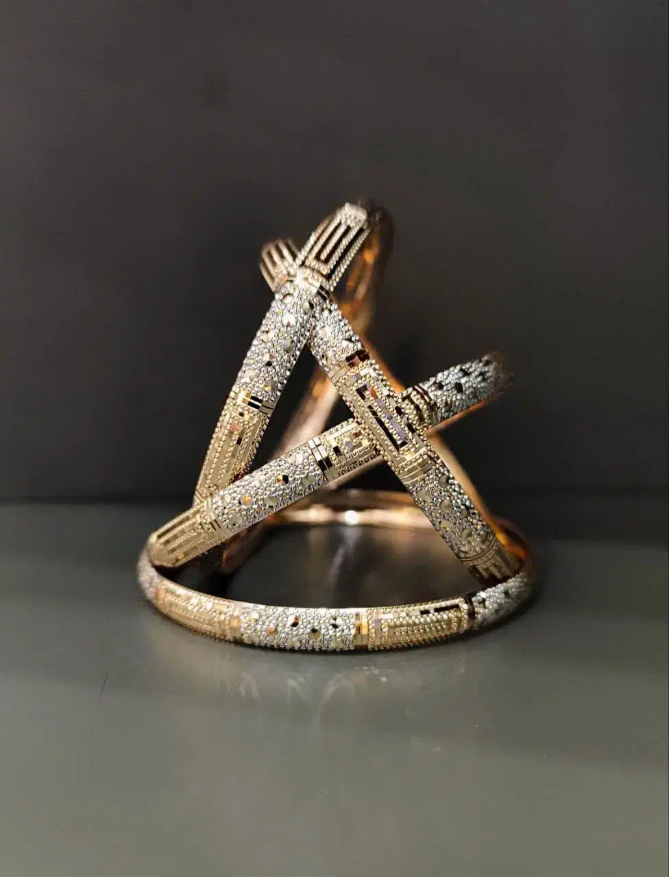 النگو هلالی|جواهرات|قم, نیروگاه|دیوار