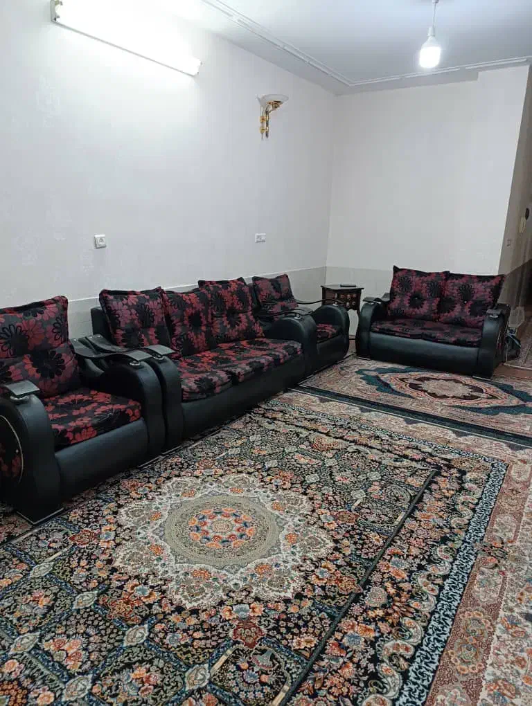 فروش مبل سالم و تمیز|مبلمان خانگی و میز عسلی|آباده, |دیوار