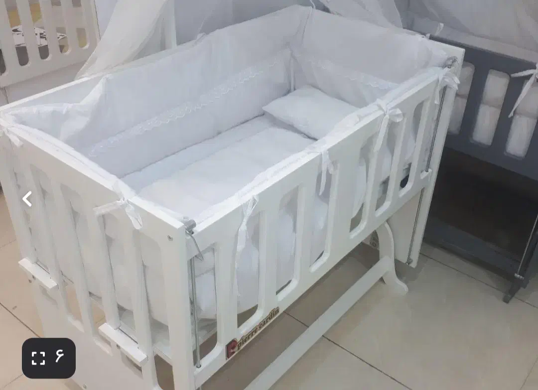 گهواره کنار تخت مادر|تخت و صندلی بچه|قرچک, داوود آباد|دیوار