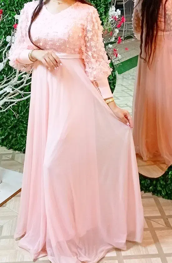 لباس مجلسی|لباس|خمام, |دیوار