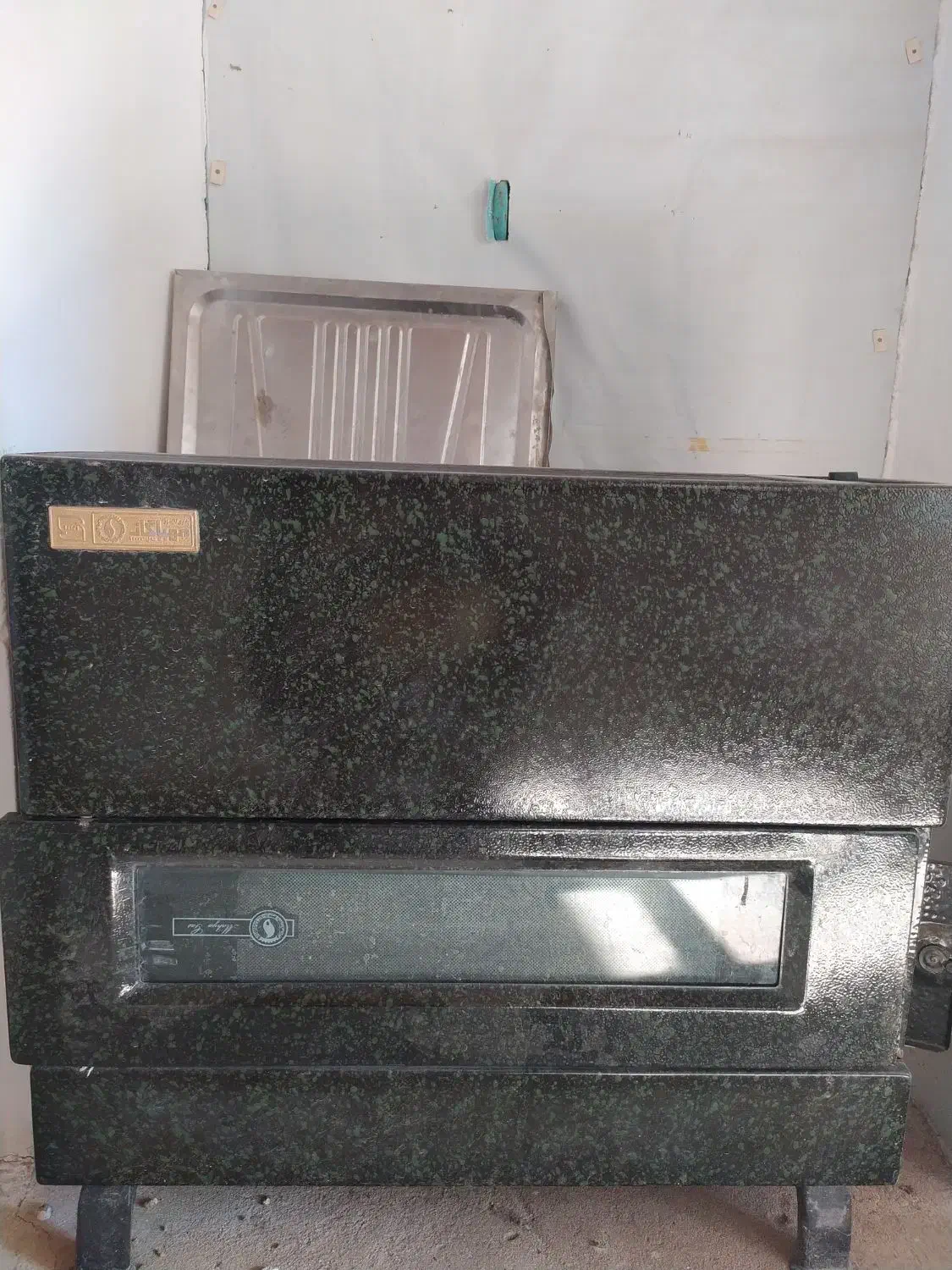 یک عدد بخاری به فروش میرسد|بخاری، هیتر، شومینه|بهار, |دیوار