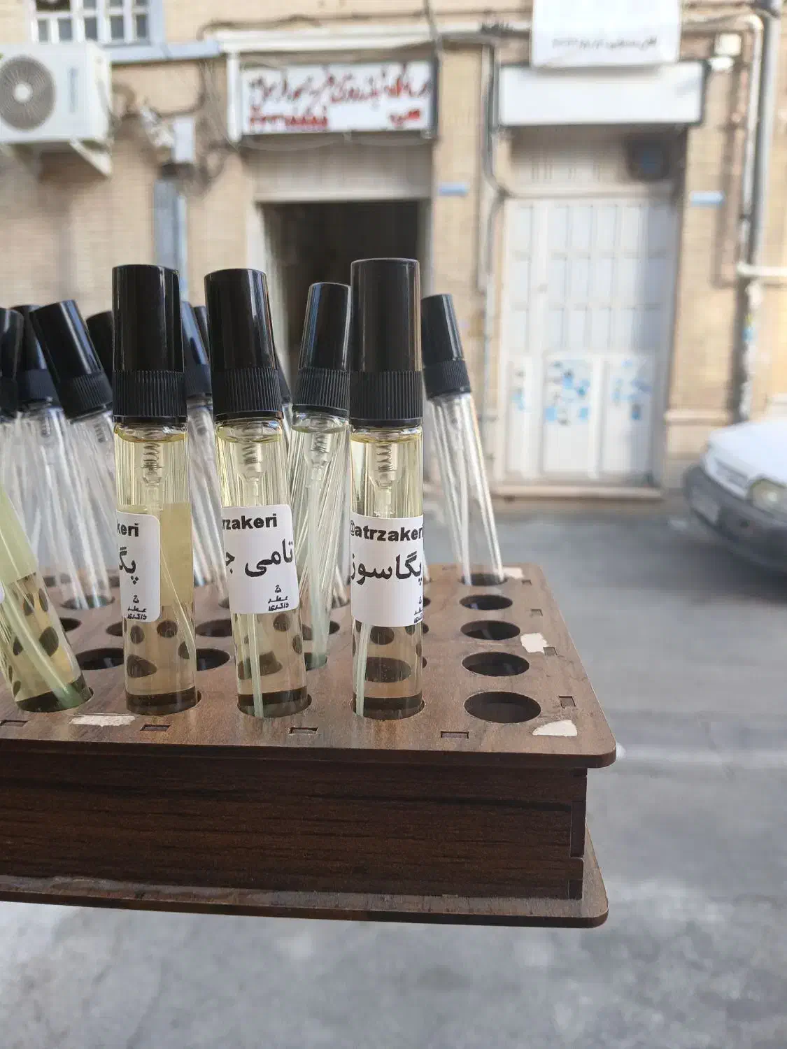 استند عطر جیبی و خودکاری|آرایشی، بهداشتی، درمانی|شیراز, تندگویان|دیوار