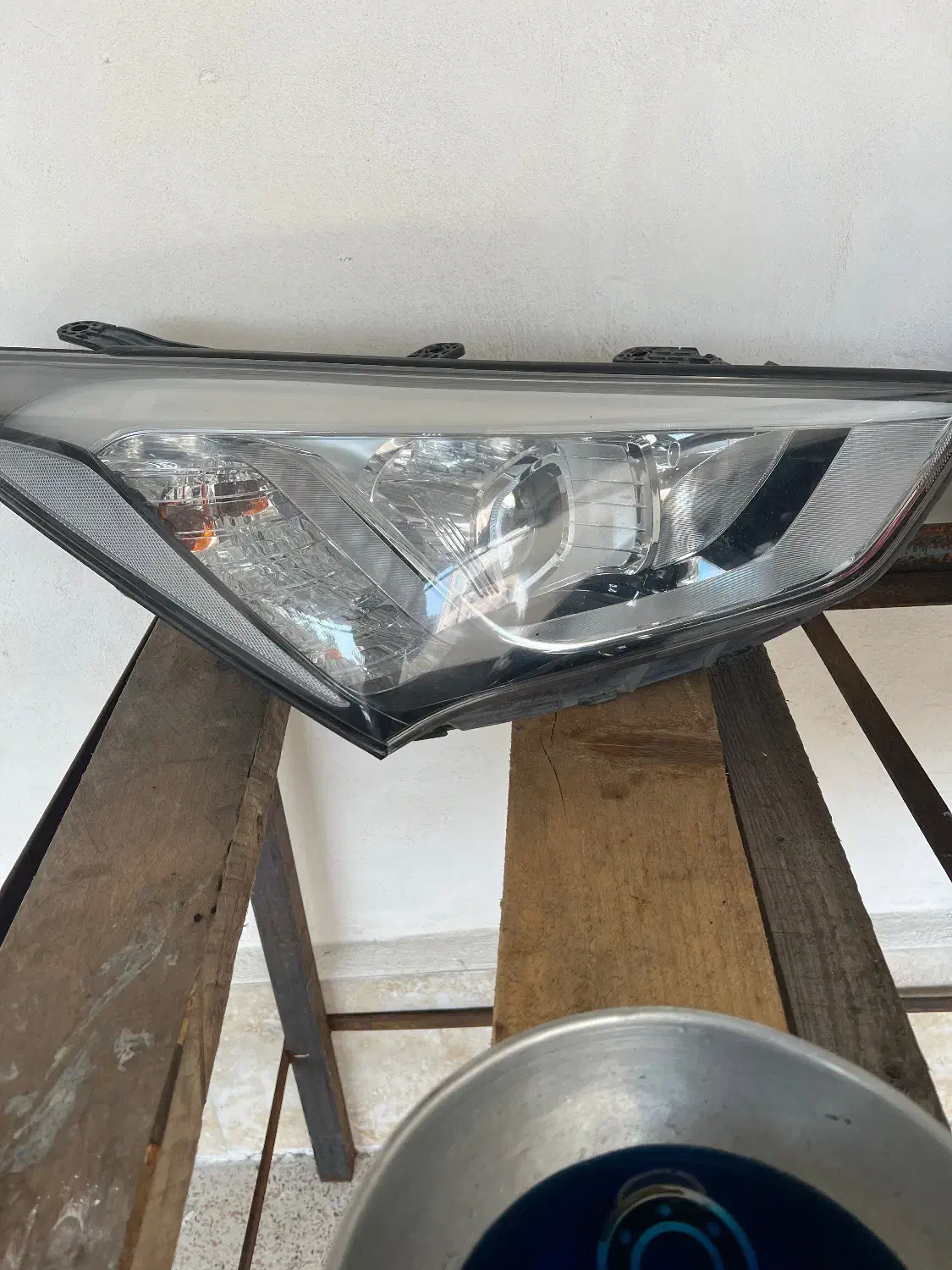 فروش چراغ جلوهیوندای سانتافه ۲۰۱۵|قطعات یدکی و لوازم جانبی|رشت, پورسینا|دیوار