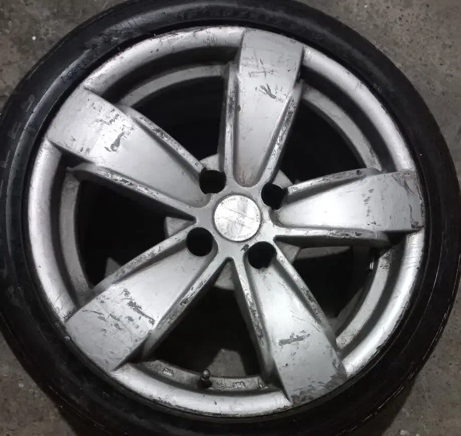 رینگ و لاستیک اسپرت|قطعات یدکی و لوازم جانبی|فردیس, منظریه|دیوار