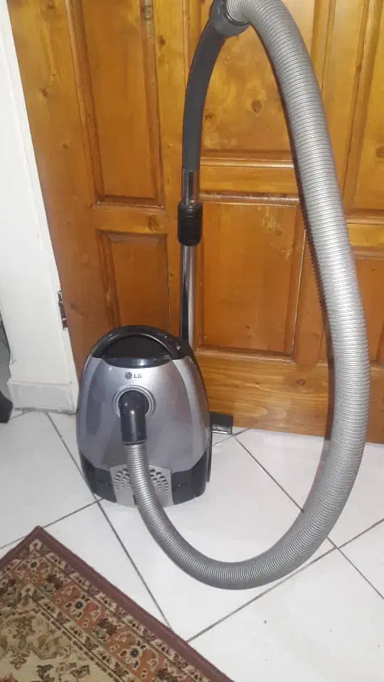 جاروبرقی ال جی کاملا سالم|جاروبرقی، جارو شارژی، بخارشو|تهران, وحیدیه|دیوار
