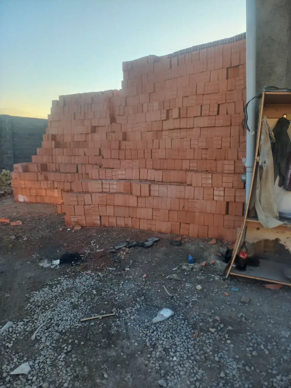 فروش انواع سیمان ایتال ماسه بلوک سیمانی گچ|مصالح و تجهیزات ساختمان|گرگان, |دیوار