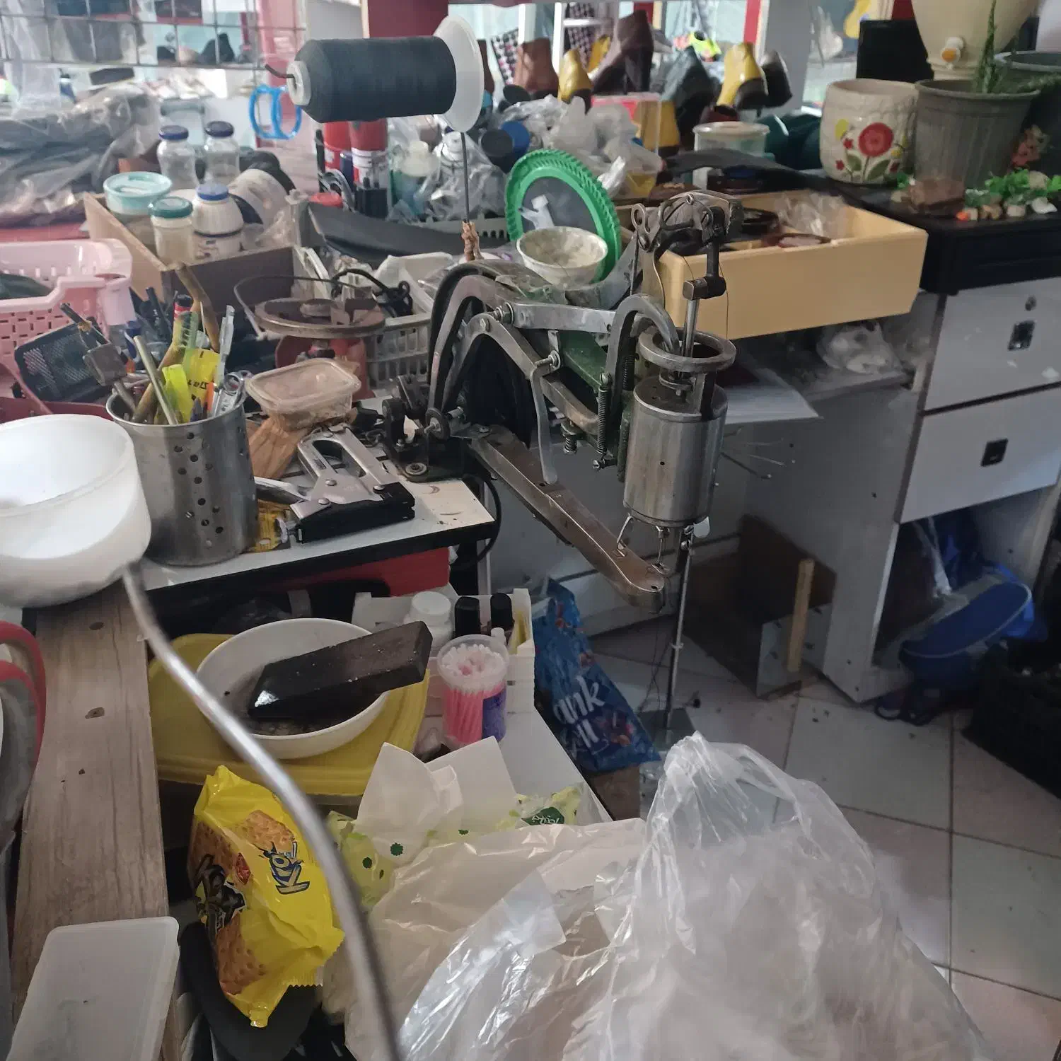 تعمیرات چمدان و کیف و کفش. و کوله|خدمات پیشه و مهارت|قشم, |دیوار