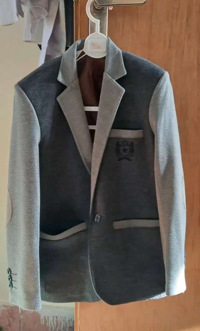 کت تک بچه گانه جنس خیلی خوب|کفش و لباس بچه|یاسوج, |دیوار