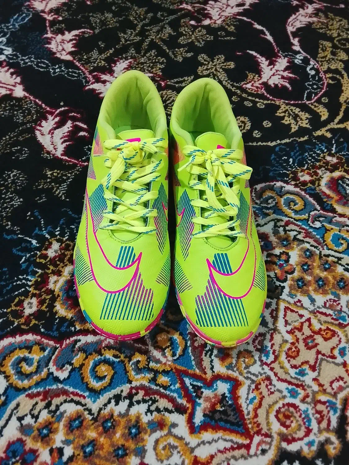 کفش ورزشی(فوتبال و فوتسال) کاملا نو|کیف، کفش، کمربند|مینودشت, |دیوار