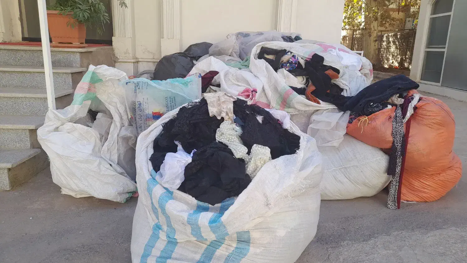 انواع پارچه تیگه برشی کارخانه ای|عمده‌فروشی|نیشابور, شهید جعفری|دیوار