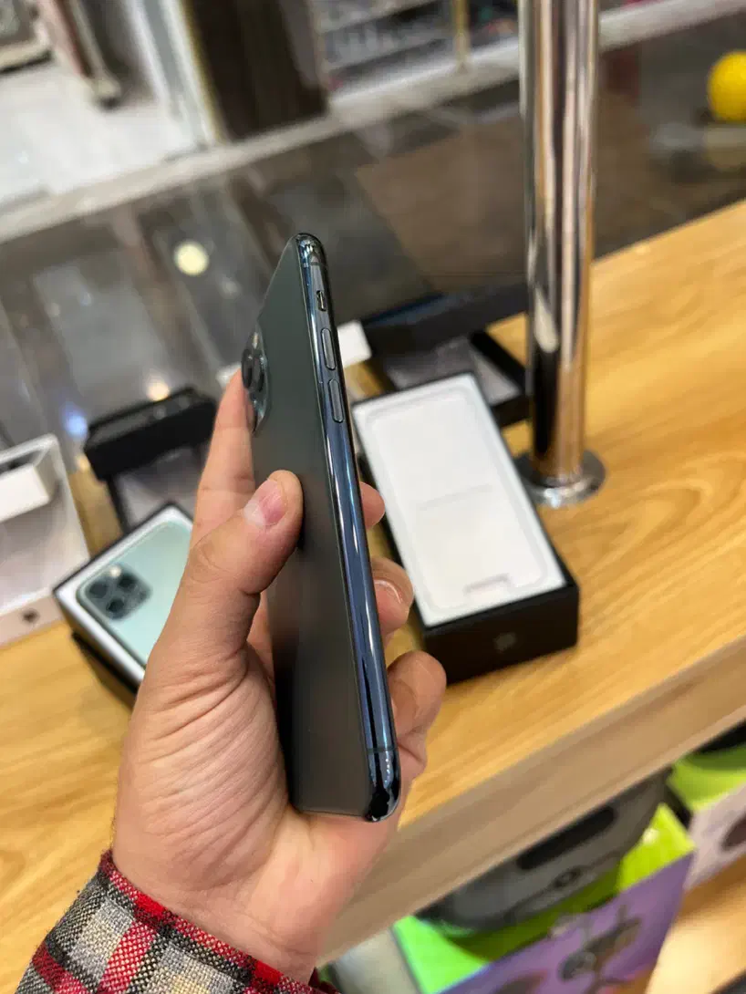 iphone 11pro تک سیم و دوسیم|موبایل|شیراز, فخرآباد (دروازه کازرون)|دیوار