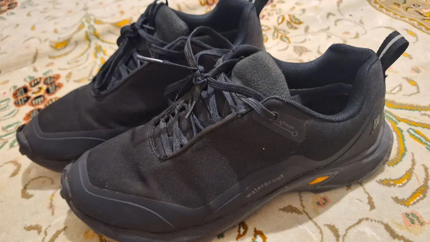 آدیداس  اصلی سایز ۴۲|کیف، کفش، کمربند|خرم‌آباد, |دیوار