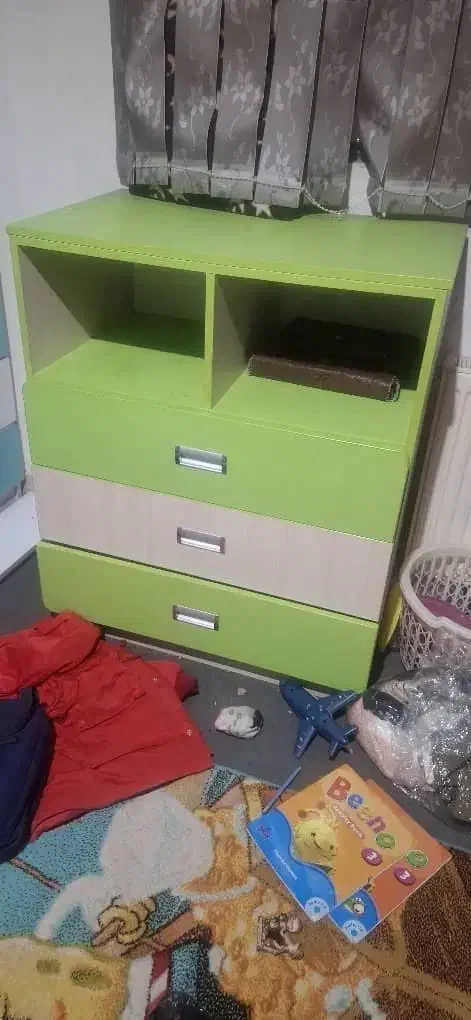 تخت و کمد بچه|تخت و سرویس خواب|صدرا-فارس, فاز ۱|دیوار