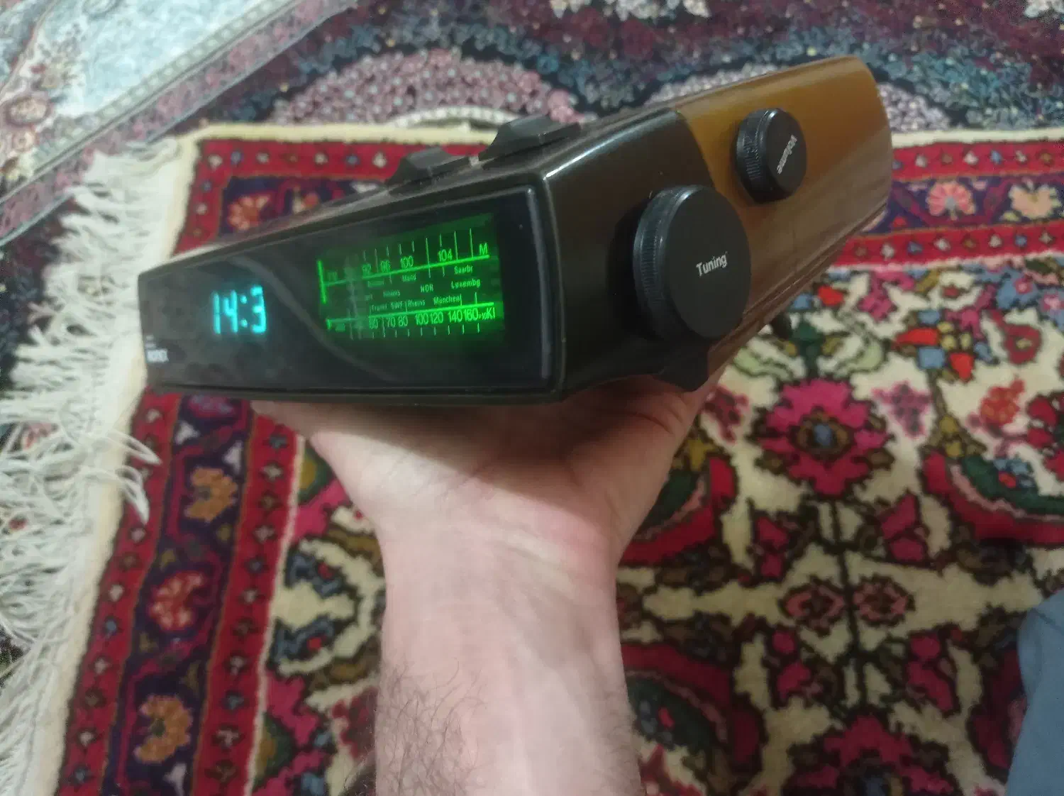 رادیو ساعت خیلی قدیمی|کلکسیون اشیاء عتیقه|ملایر, |دیوار