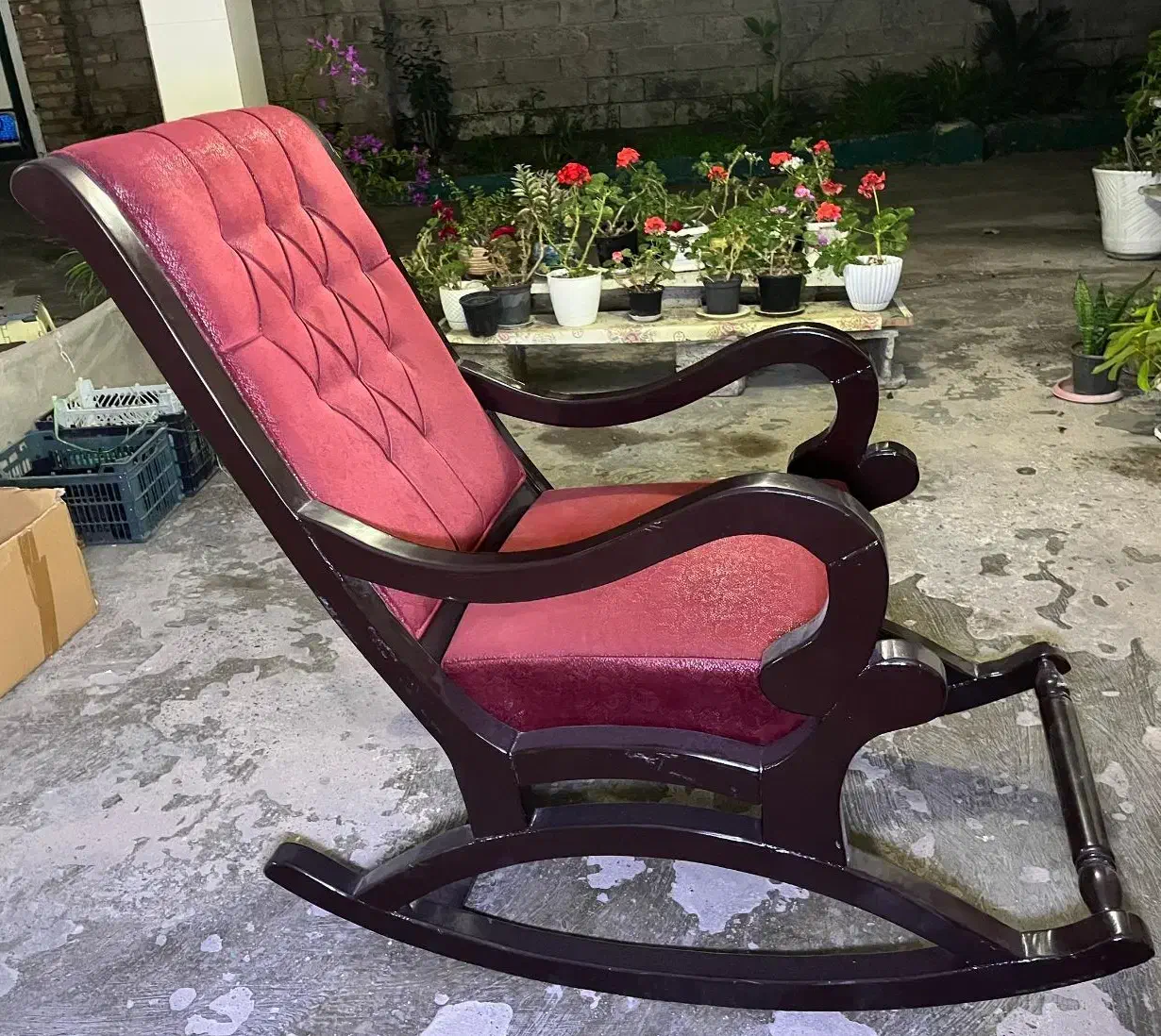 صندلی راک|صندلی و نیمکت|آستانه اشرفیه, |دیوار