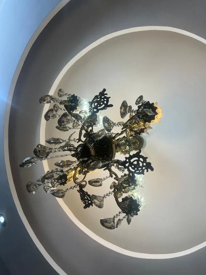 لوستر تمام برنجی 8 شعله در حد نو|لوستر و چراغ آویز|اردبیل, |دیوار