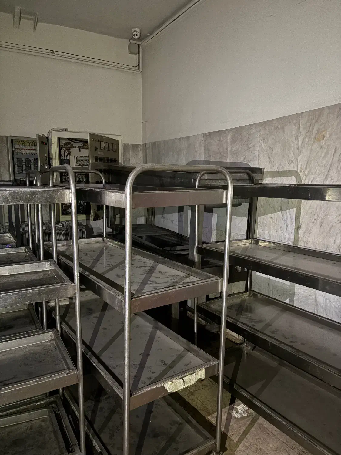 ترولی استیل ۴ طبقه برای رستوران وتالار پذیرایی|کافیشاپ و رستوران|تهران, هروی|دیوار