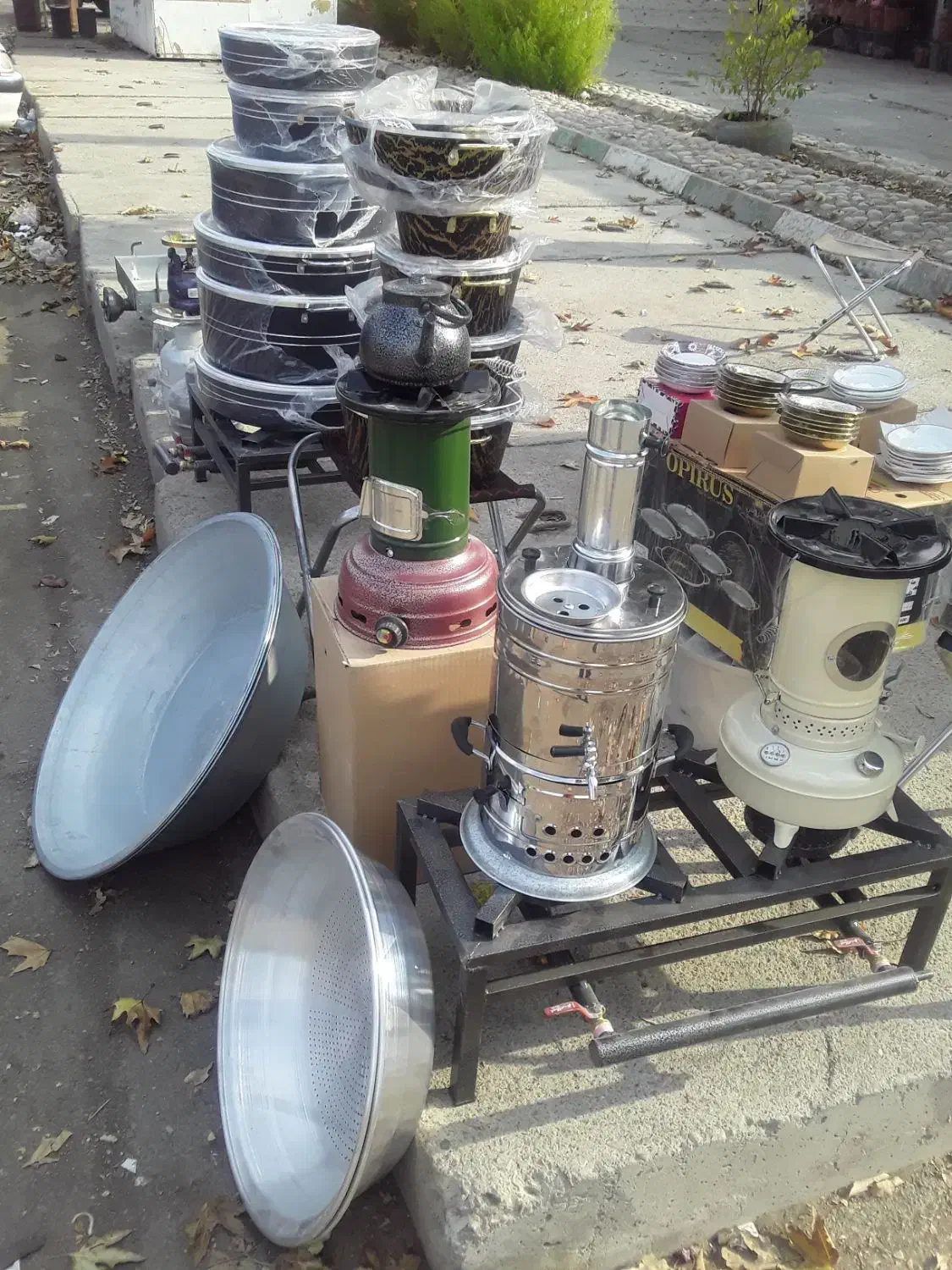 فروشی|ظروف پختوپز|رومشکان, |دیوار