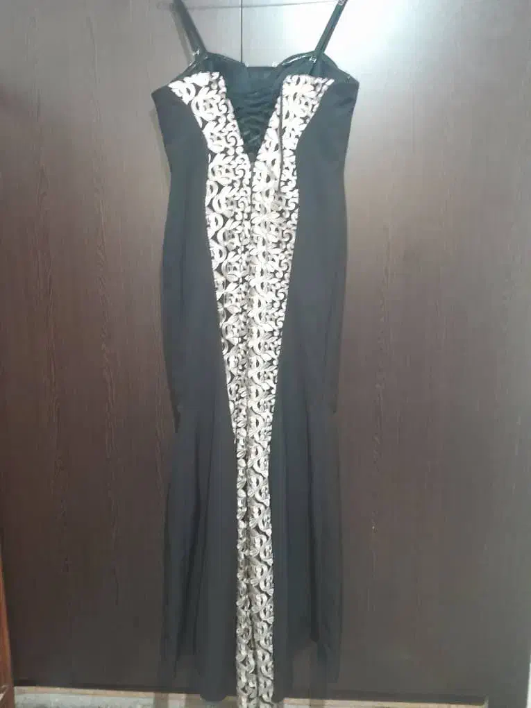 لباس شب|لباس|شاهینشهر, عطار|دیوار