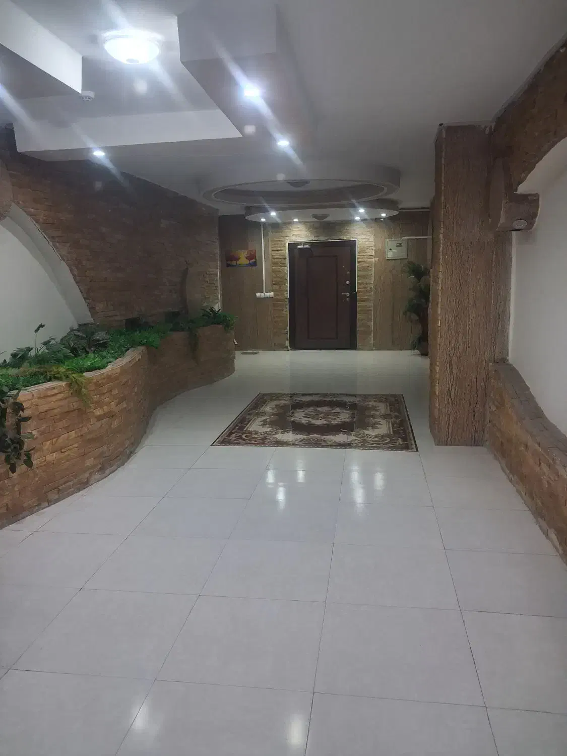 استخدام سرایدار مجتمع مسکونی|استخدام سرایداری و نظافت|کرج, باغستان|دیوار