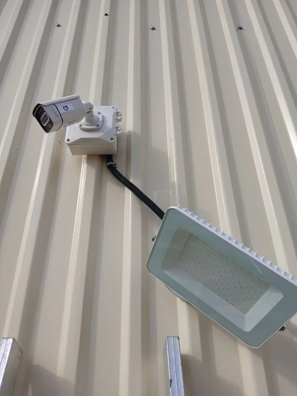 نصب وفروش دوربین مداربسته ودزدگیر اماکن|دوربین مداربسته|اصفهان, سرشبادران|دیوار