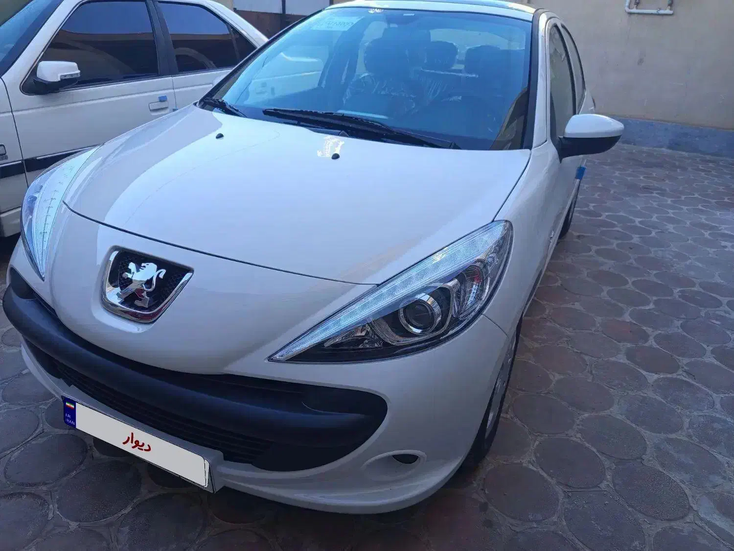 پژو 207سقف شیشه.کارت طلایی|خودرو سواری و وانت|بیرجند, |دیوار