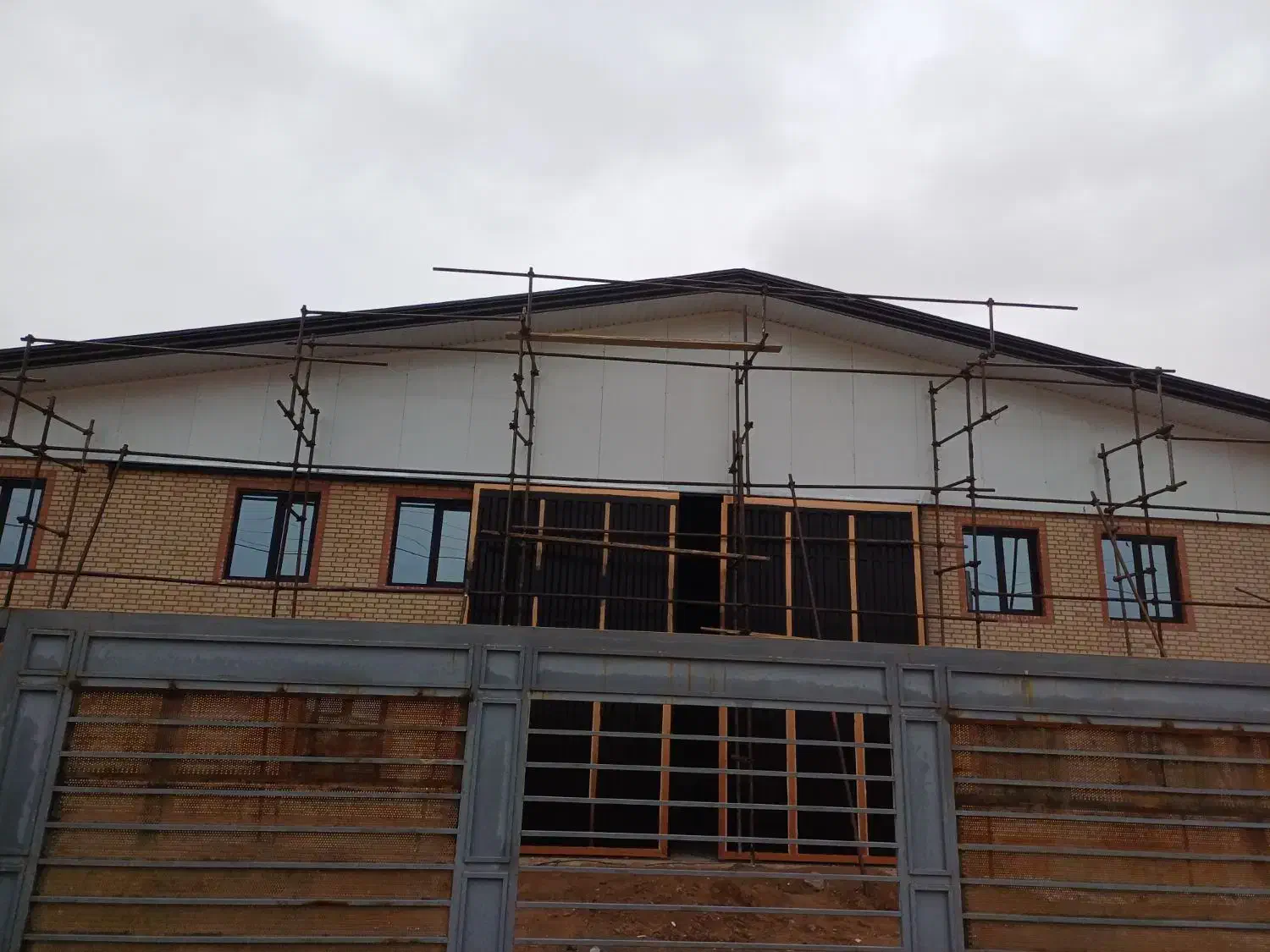 نصب سوله.پوشش.رابیز.ساخت سوله.سوله دست دوم|خدمات پیشه و مهارت|اراک, |دیوار