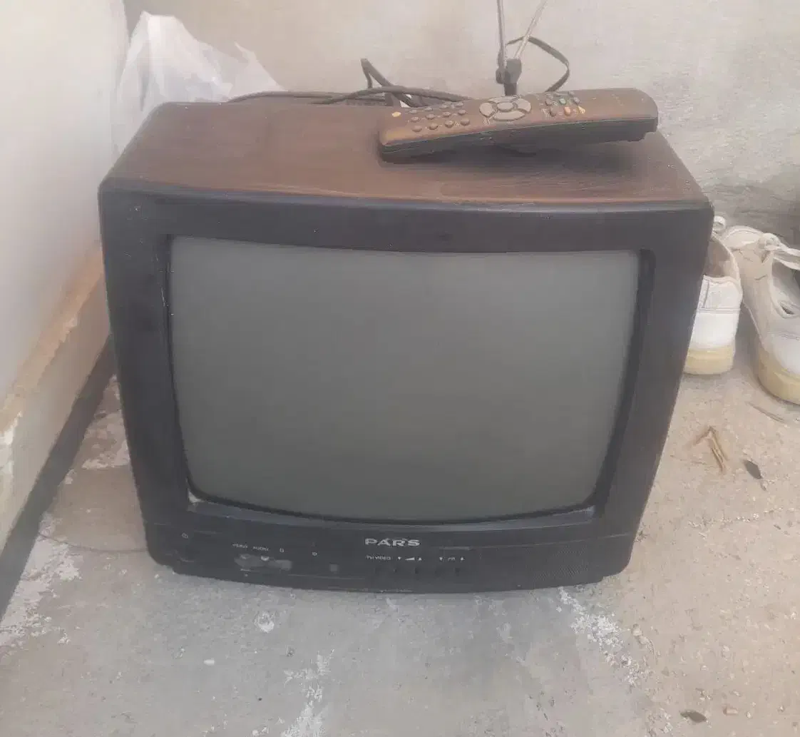 تلویزیون رنگی 14اینچ پارس سالم جهت مغازه باغ وغیرو|تلویزیون و پروژکتور|نورآباد ممسنی, |دیوار
