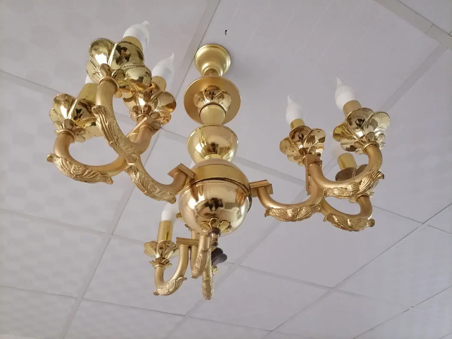 لوستر برنجی سنگین با روکش آب طلا|لوستر و چراغ آویز|مشهد, شهید رضوی|دیوار