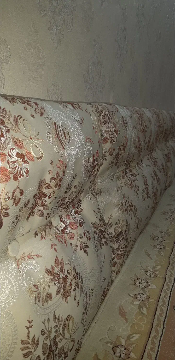 چهار عدد پشتی|پشتی|اهواز, شهرک حفاری|دیوار