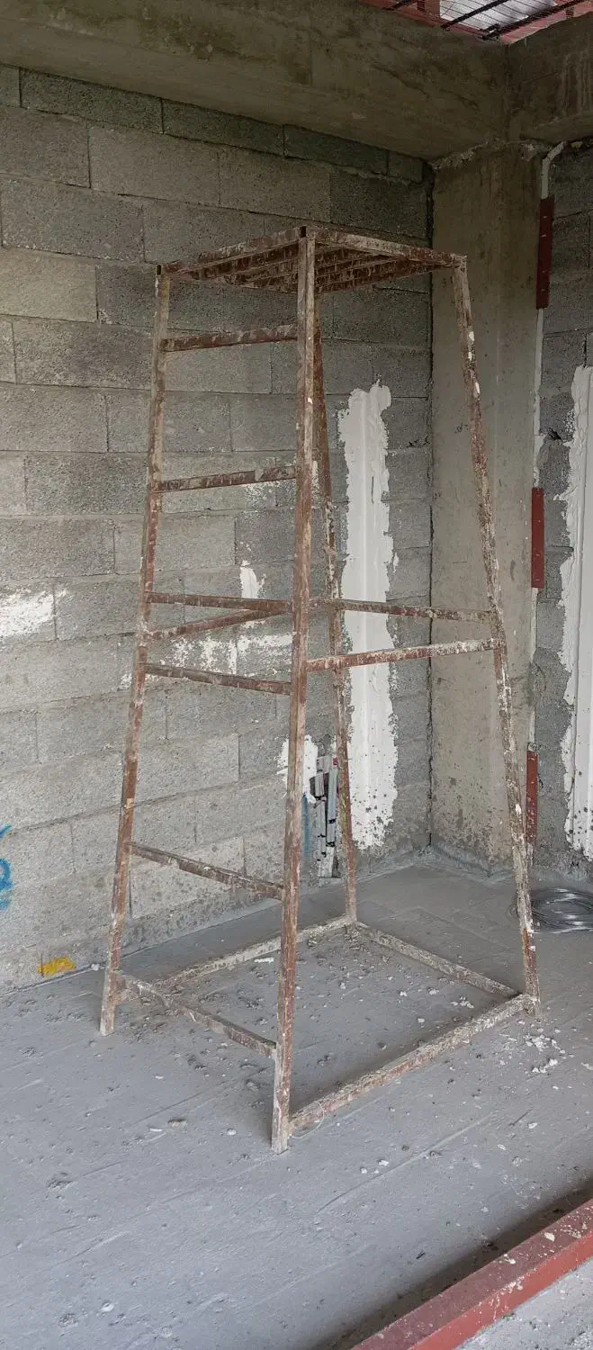 چهارپایه فلزی|مصالح و تجهیزات ساختمان|کلاچای, |دیوار