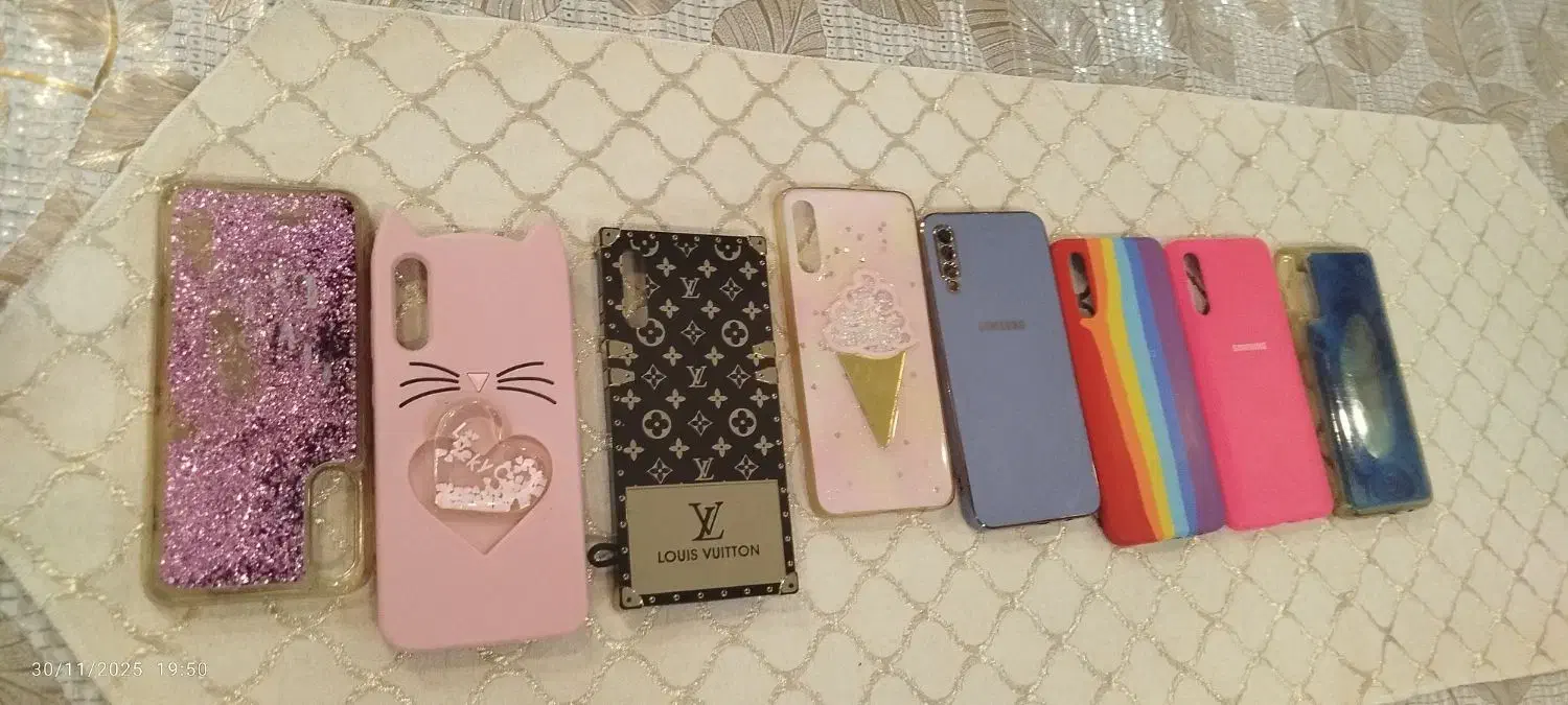 کارتون و قاب گوشی    A70|لوازم جانبی موبایل و تبلت|تویسرکان, |دیوار