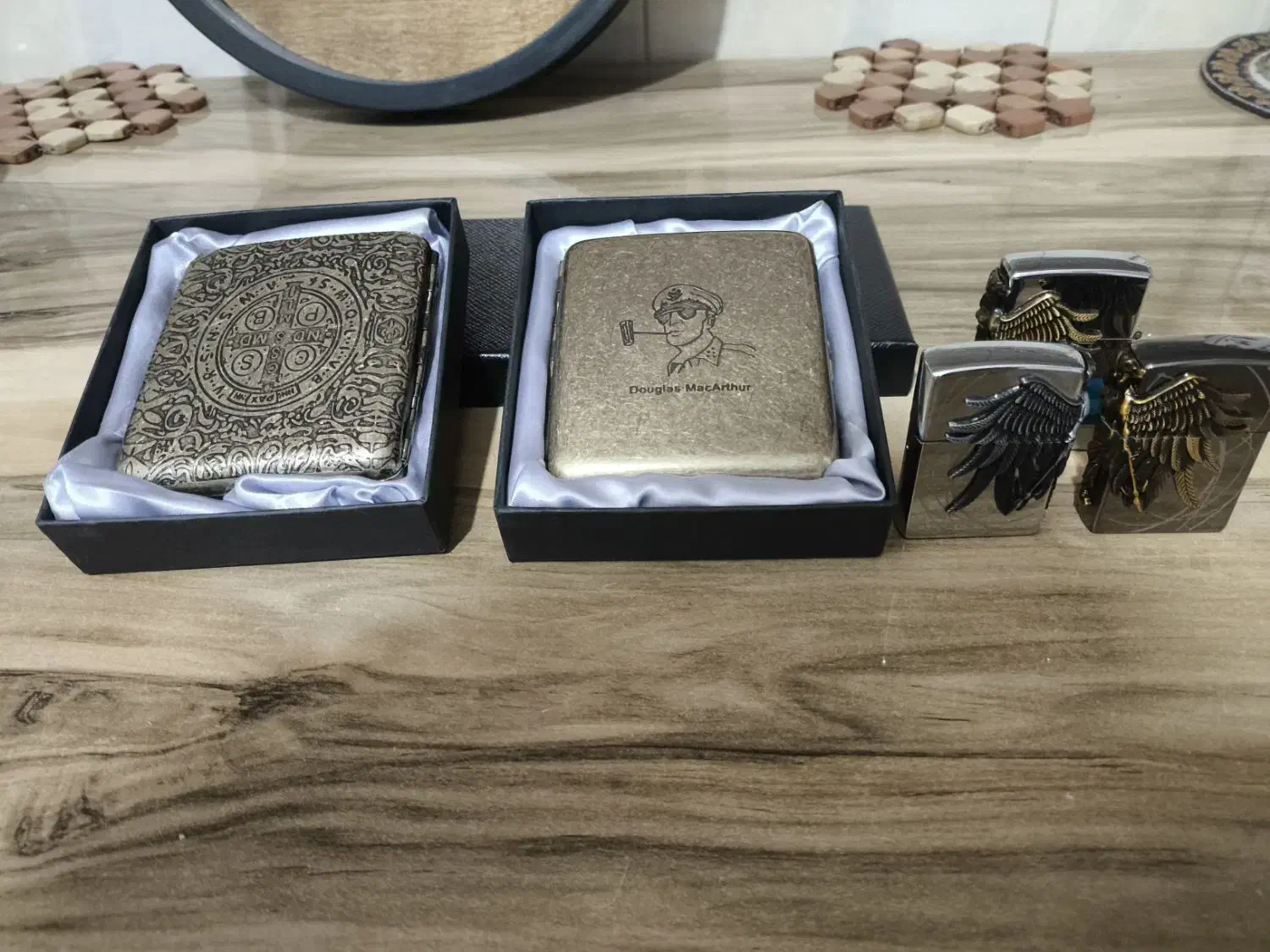 فندک سنگی اصل و جاسیکاری فلزی طرح دار|کلکسیون و سرگرمی|شادگان, |دیوار