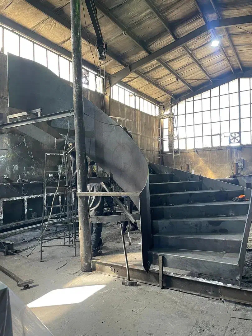 کارگر جوشکار|استخدام صنعتی، فنی، مهندسی|پردیس, شهرک صنعتی خرمدشت فاز ۷|دیوار